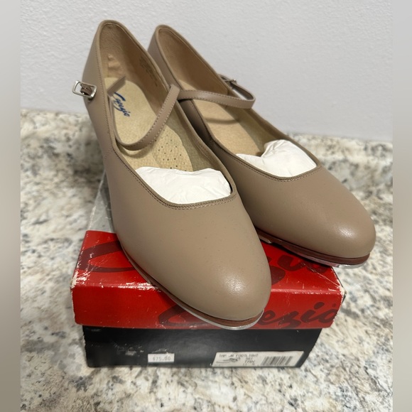 Capezio Shoes Adult Leather Jr Footlight 5 Heel Tap Shoes Size 11